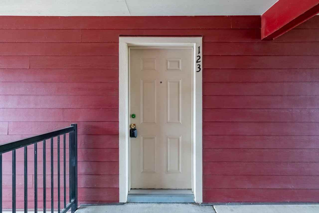 13001 S Crompton Lane - Photo 2 of 40