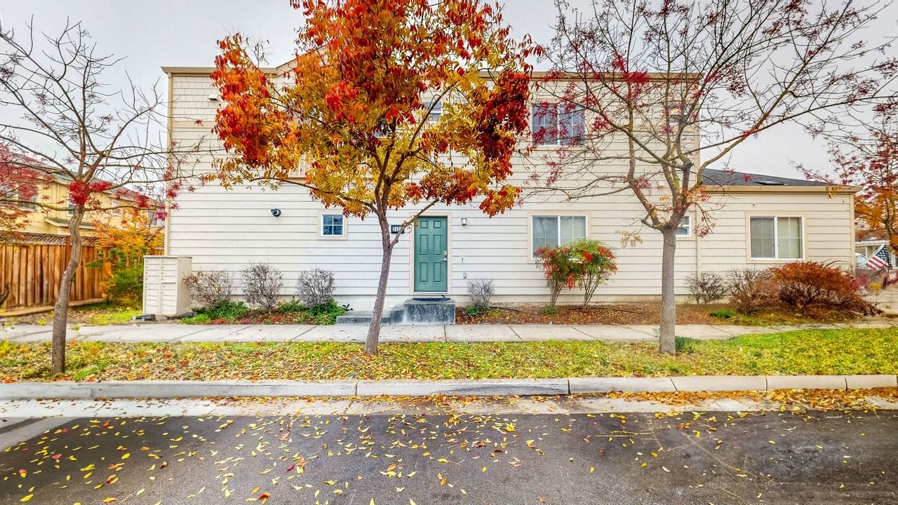 2421 North Village Drive - Photo 2 of 35