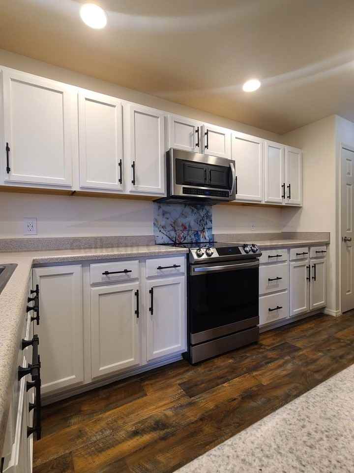 1098 Longbow Ln #H - Photo 3 of 26