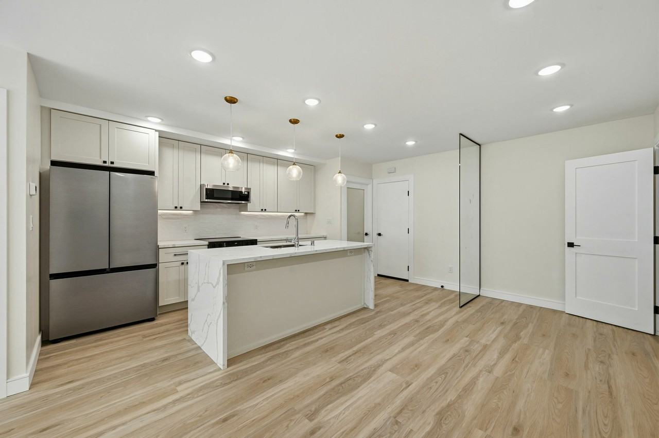 2172 20th Avenue - Photo 4 of 34