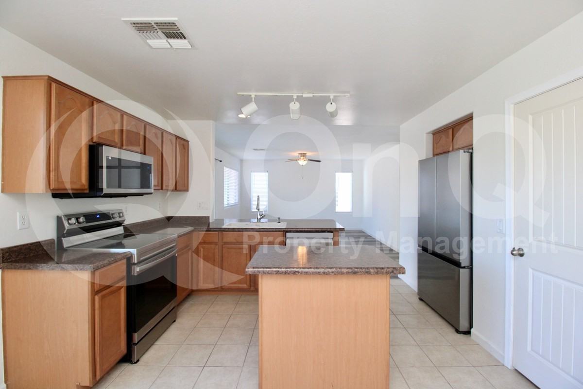 40328 W Sanders Way - Photo 4 of 25