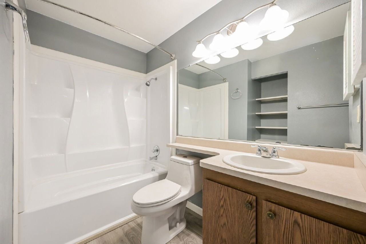 940 South Walden Way #202 - Photo 4 of 17