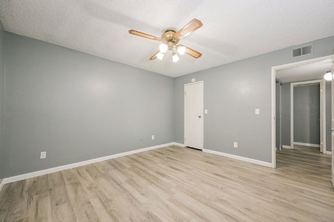 940 South Walden Way #202 - Photo 7 of 17