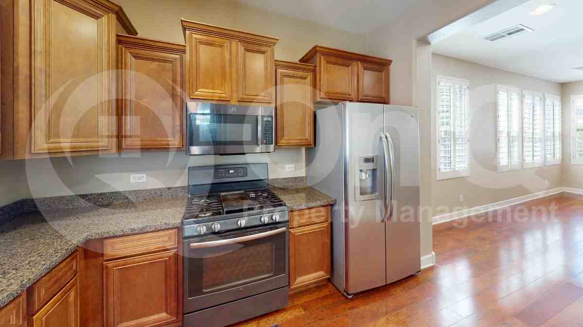 1316 S Martingale Rd - Photo 2 of 17