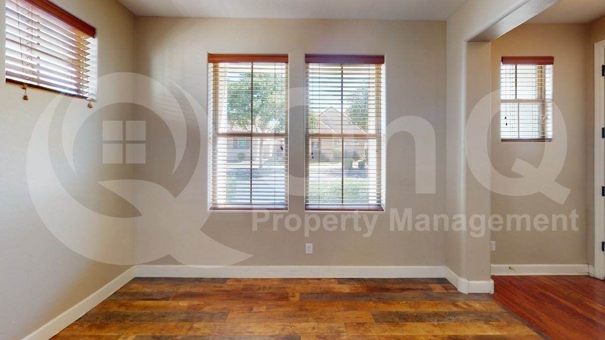 1316 S Martingale Rd - Photo 5 of 17