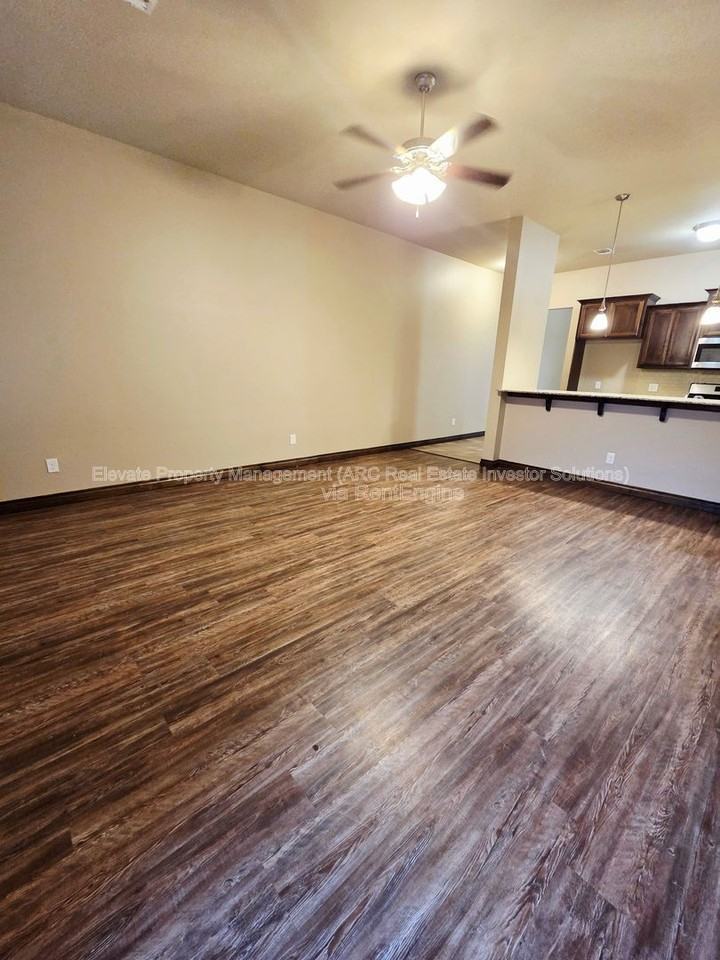 2302 Kintyre Rd - Photo 5 of 17