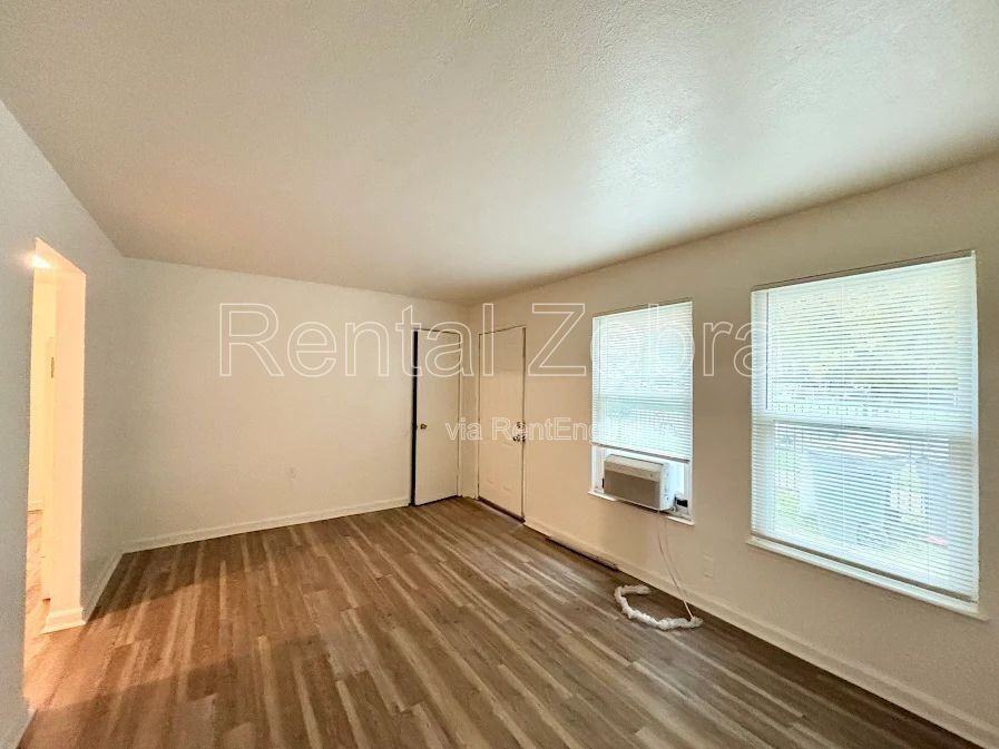 641 M Street - Photo 5 of 19