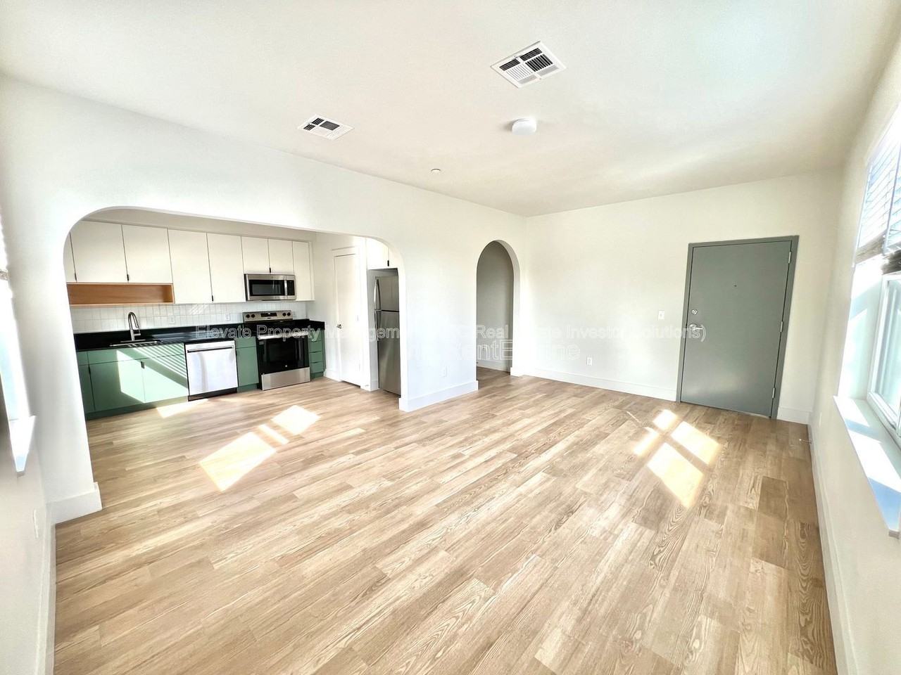 1701 Nw 12th St #13 - Photo 2 of 11