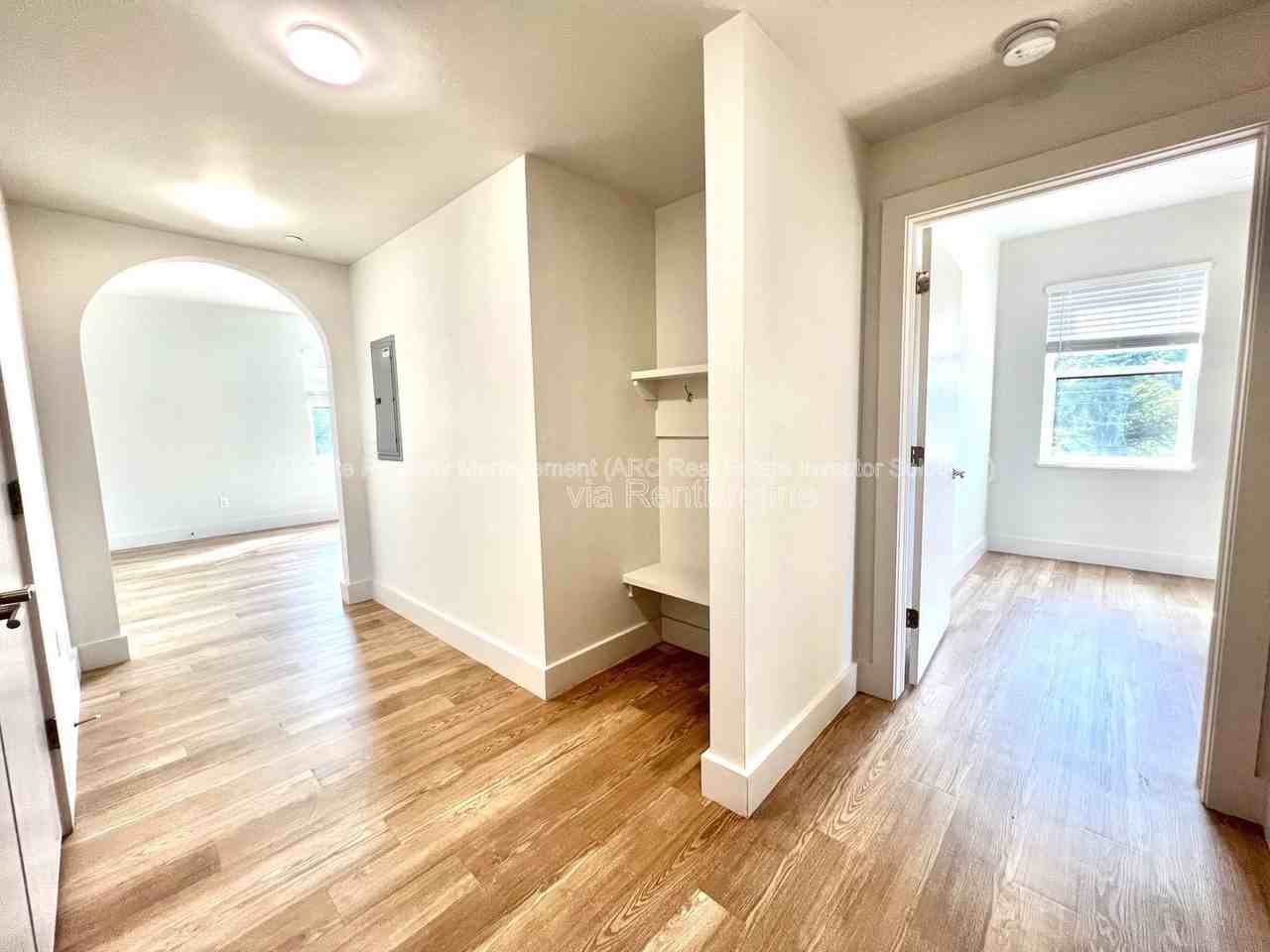 1701 Nw 12th St #13 - Photo 4 of 11