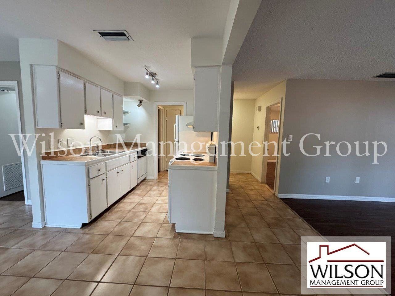 623 Rugby Street - Photo 7 of 34