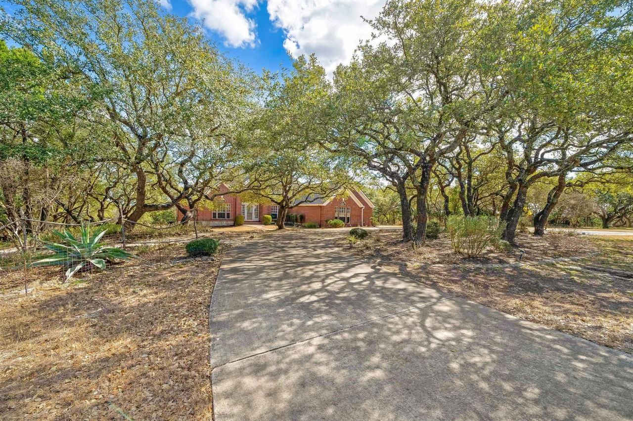 11901 Jess Dr - Photo 3 of 50