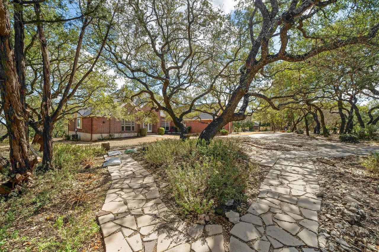 11901 Jess Dr - Photo 5 of 50