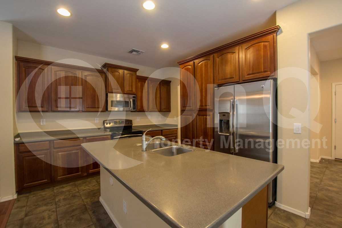 4674 E Olney Ave - Photo 3 of 17