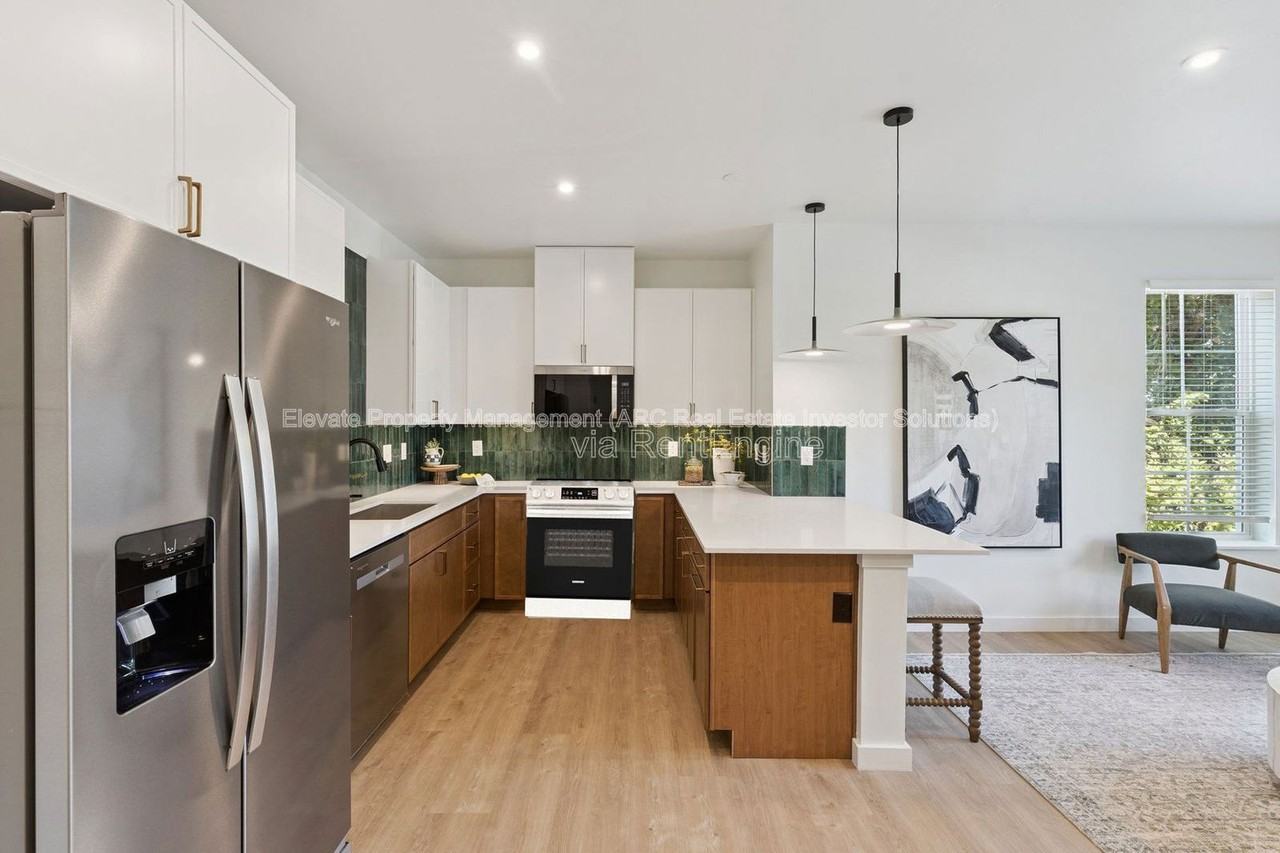 1624 Northwest 17th Street #201 - Photo 4 of 20