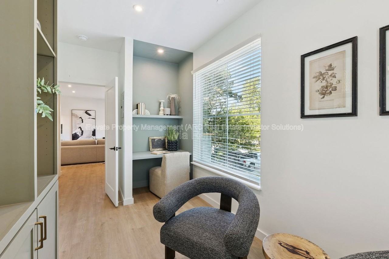 1624 Northwest 17th Street #201 - Photo 5 of 20