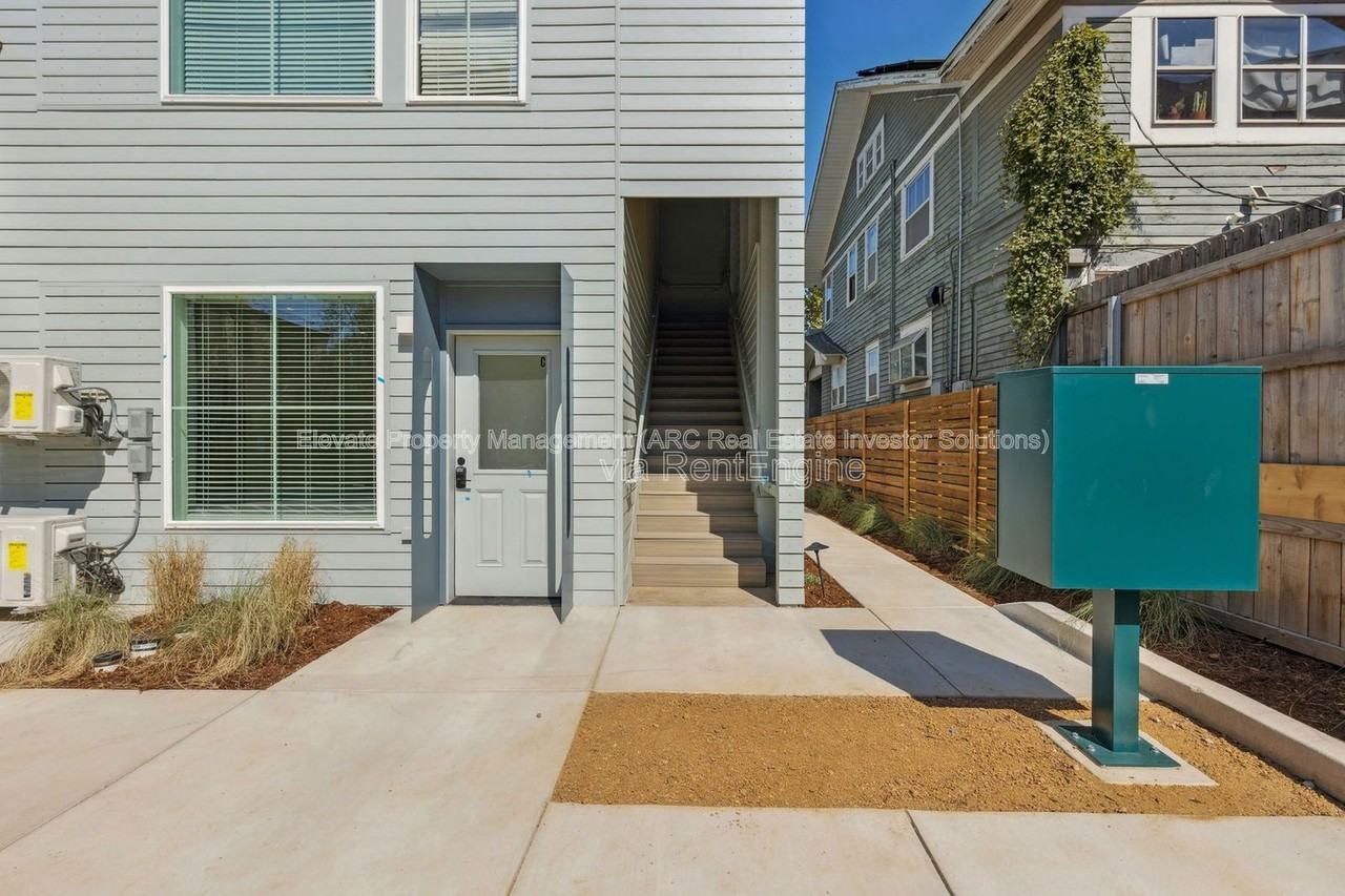 1624 Nw 17th St #103 - Photo 3 of 27