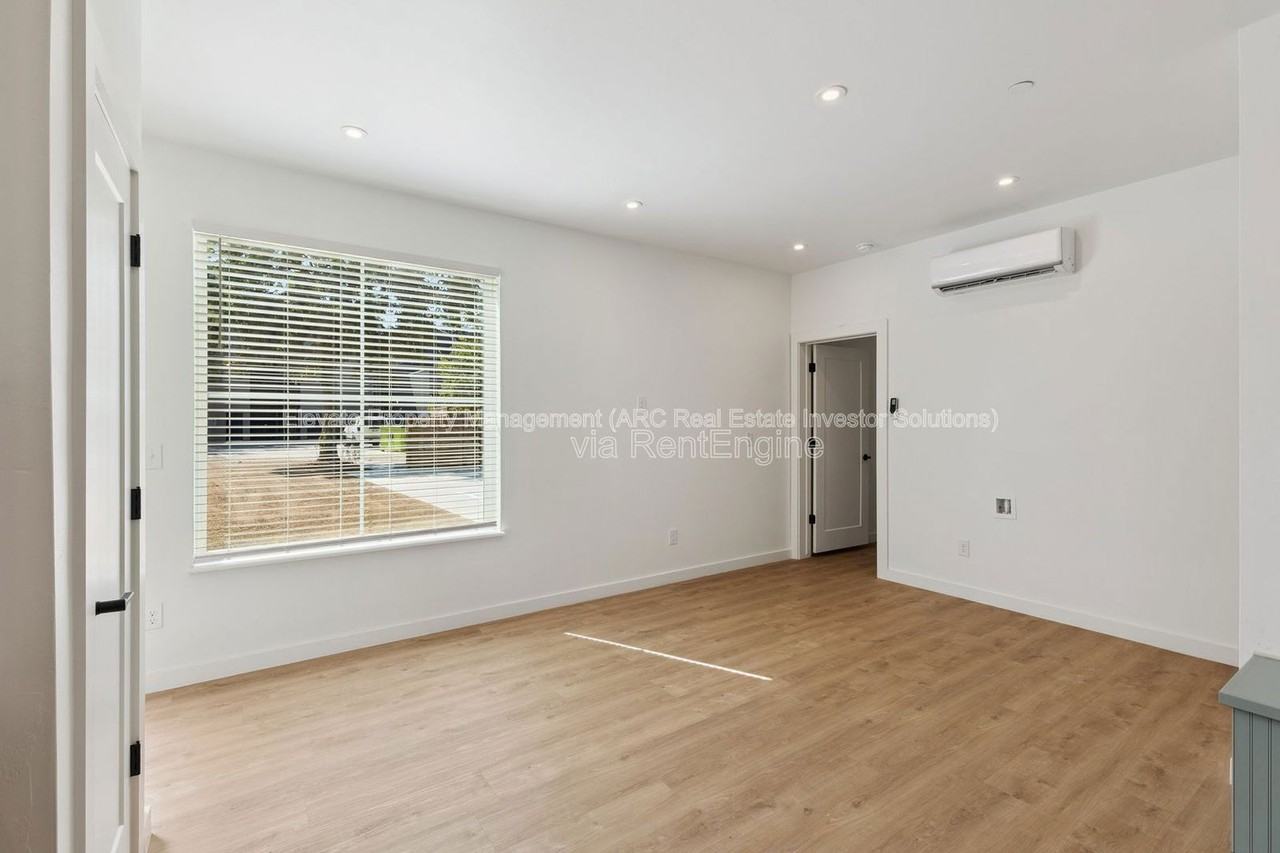 1624 Nw 17th St #103 - Photo 5 of 27