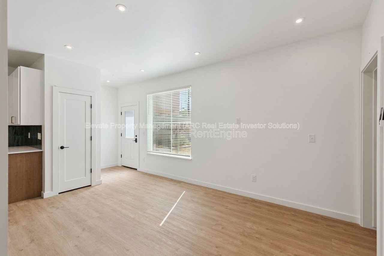 1624 Nw 17th St #103 - Photo 6 of 27