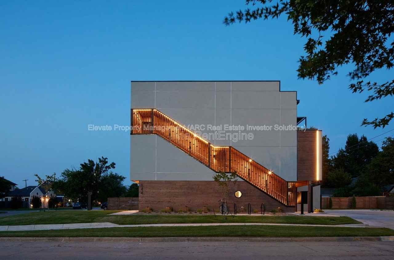 844 Nw 43rd St #201 - Photo 2 of 34