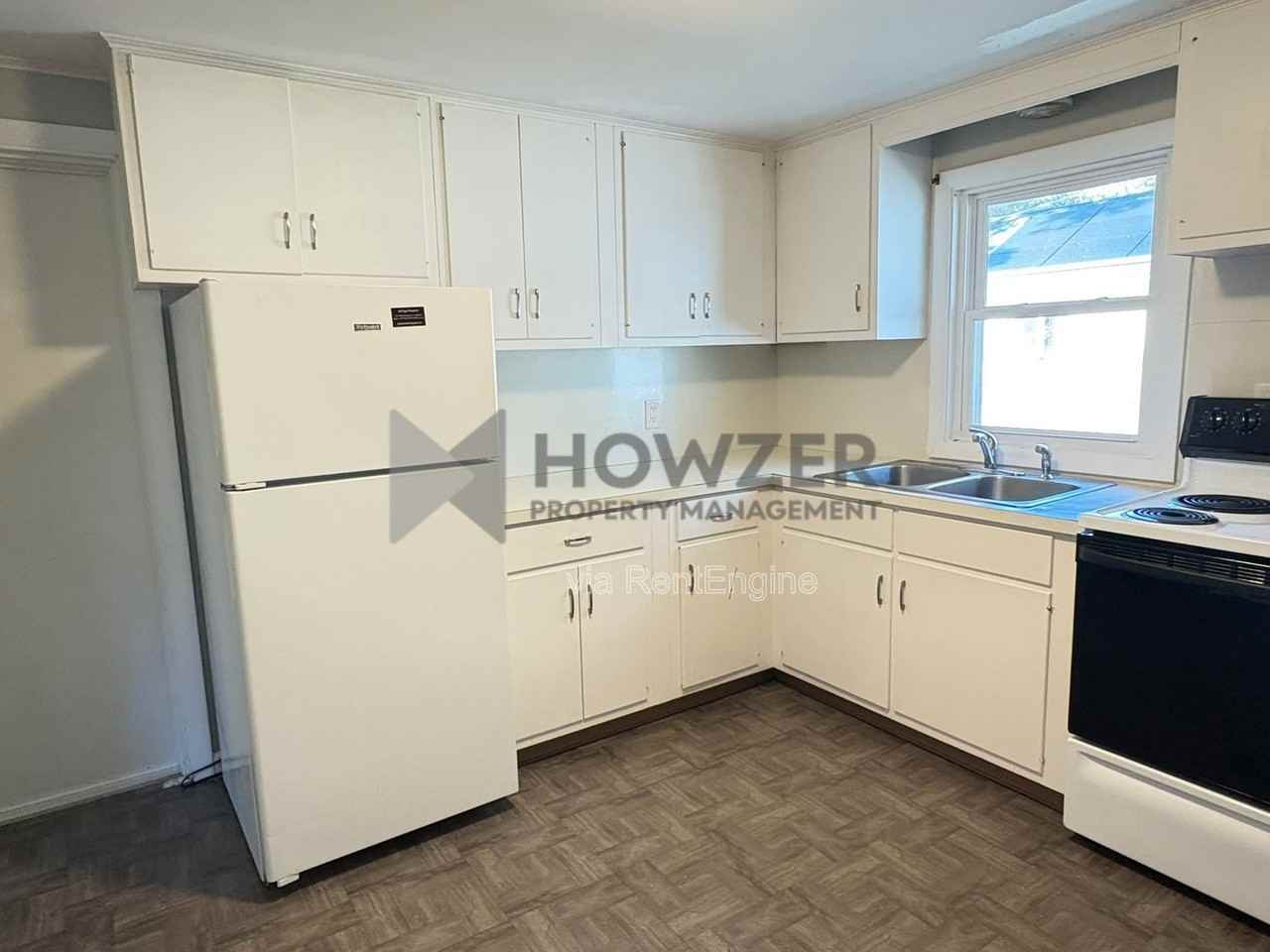 20 Ellis Drive - Photo 2 of 27