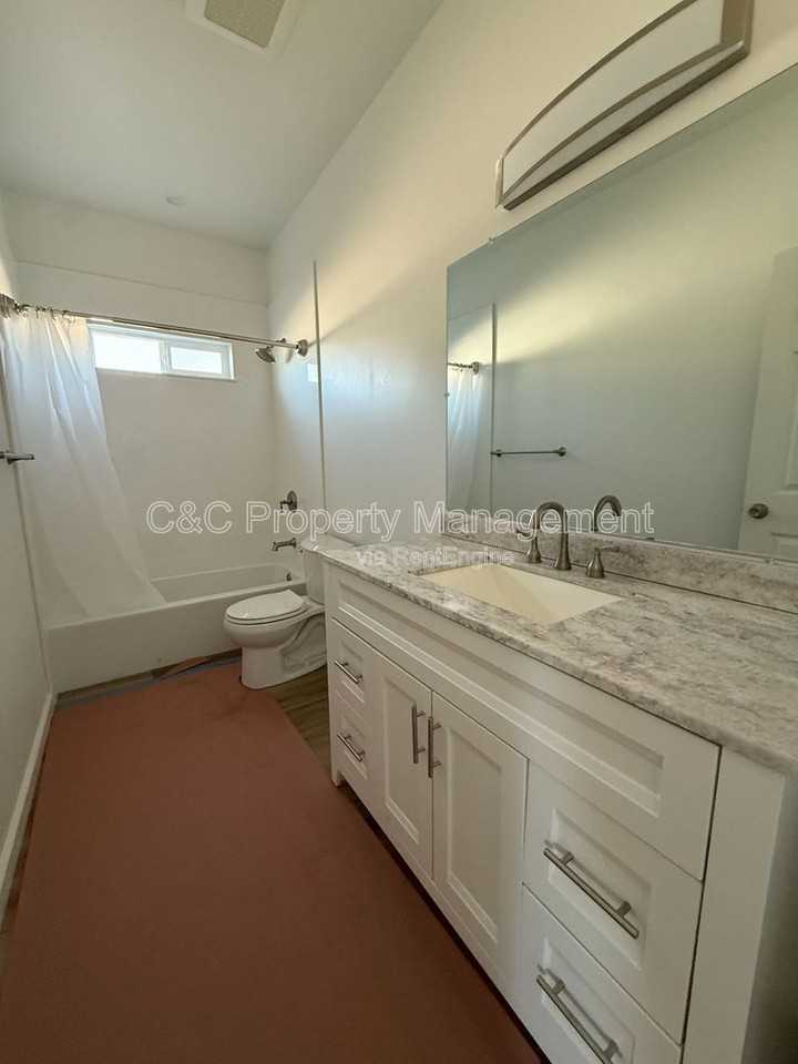 478 Crivello Rd #B - Photo 4 of 9