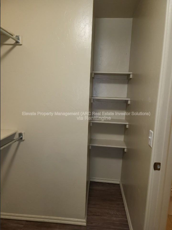 921 W Prairie Wind Way - Photo 2 of 24