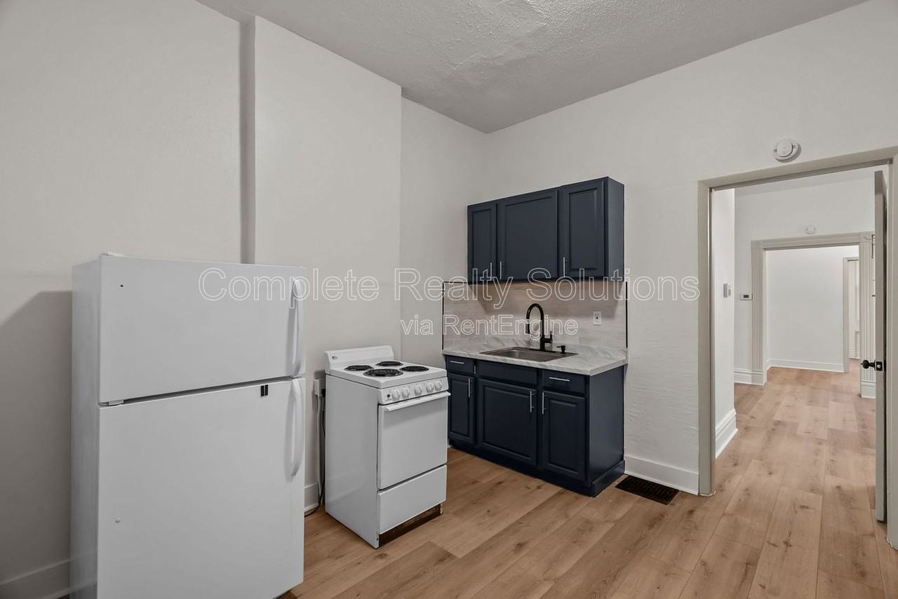 4427 South 38th Street - Photo 2 of 26