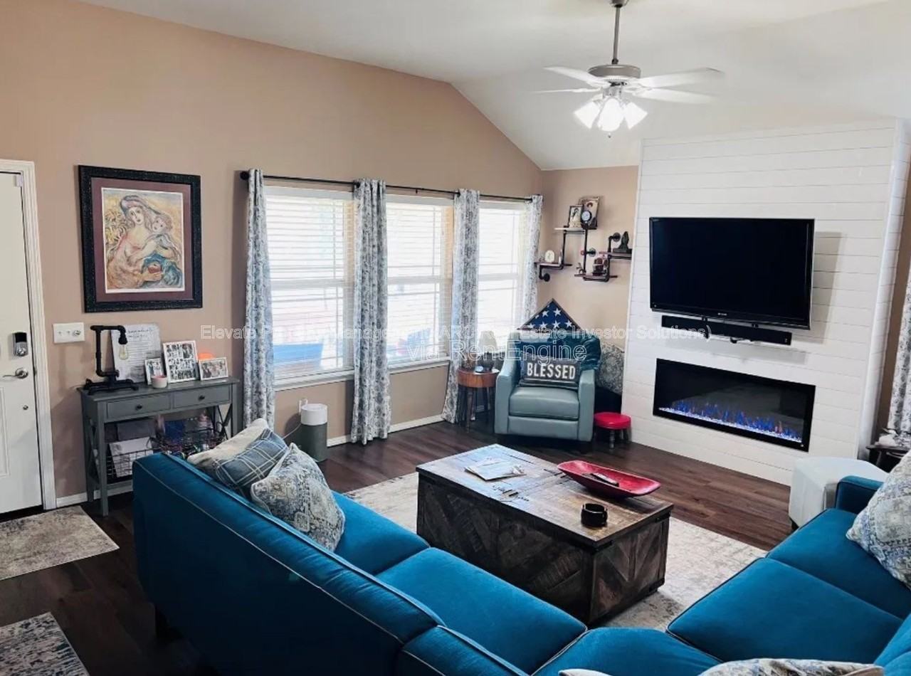 2740 Red Fish Rd - Photo 4 of 31