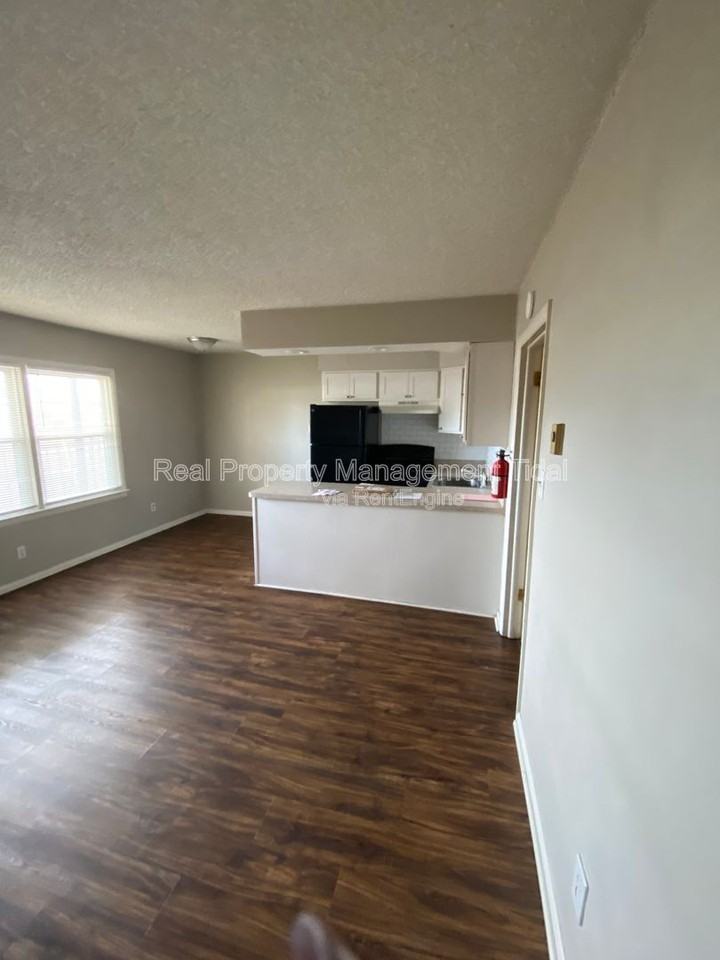 5667 Brickell Rd #6 - Photo 3 of 11