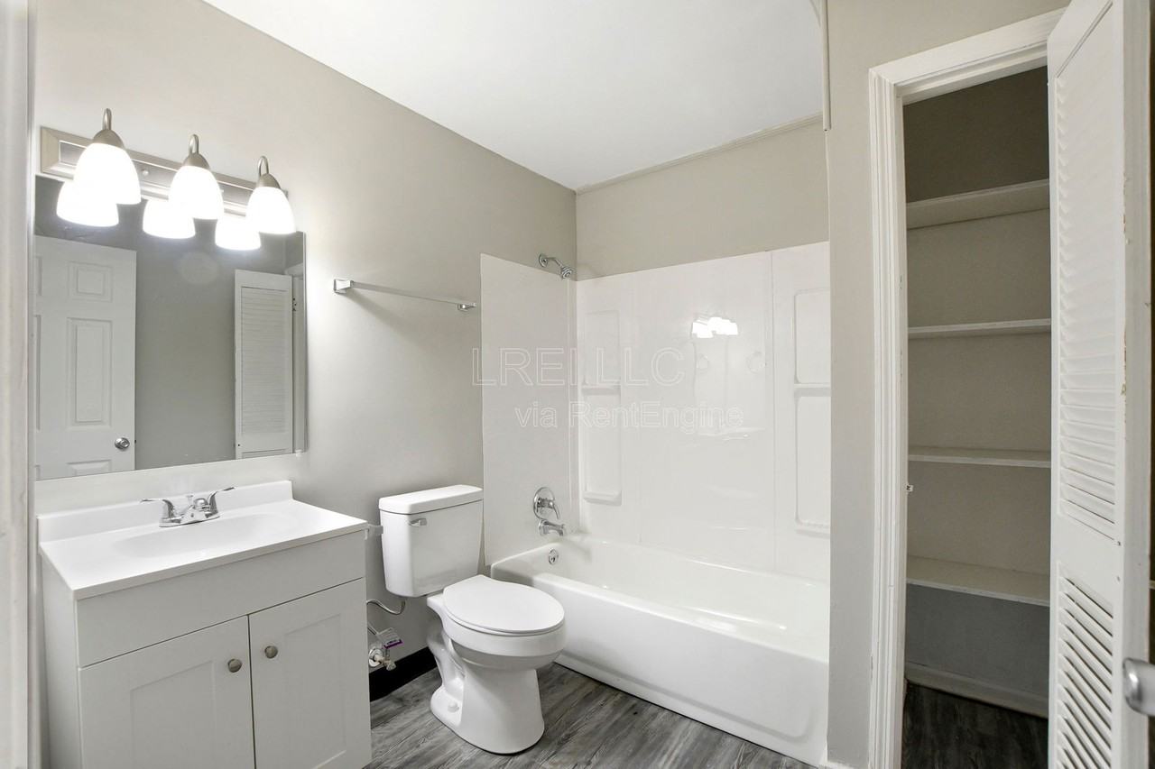 1708 Jennifer Rd #C3 - Photo 2 of 7