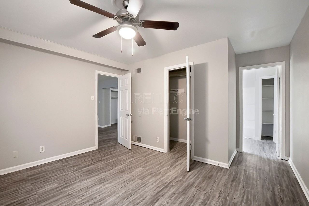 1708 Jennifer Rd #C3 - Photo 3 of 7