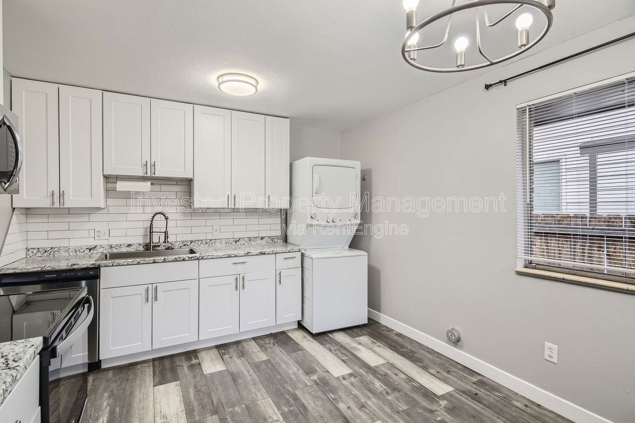 401 W Bates Ave - Photo 6 of 10