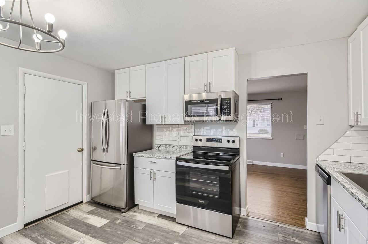 401 W Bates Ave - Photo 7 of 10