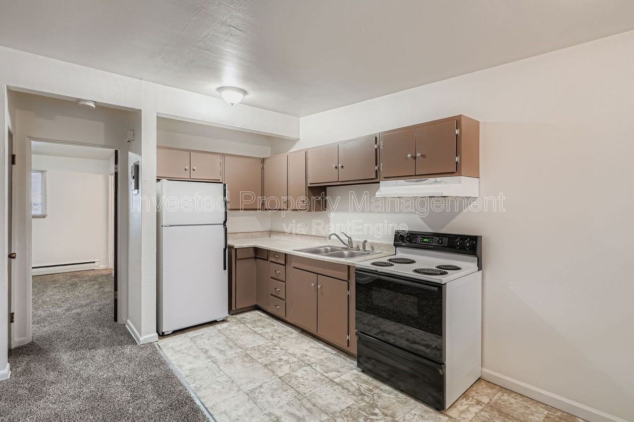 257 E Powers Ave #7 - Photo 5 of 10