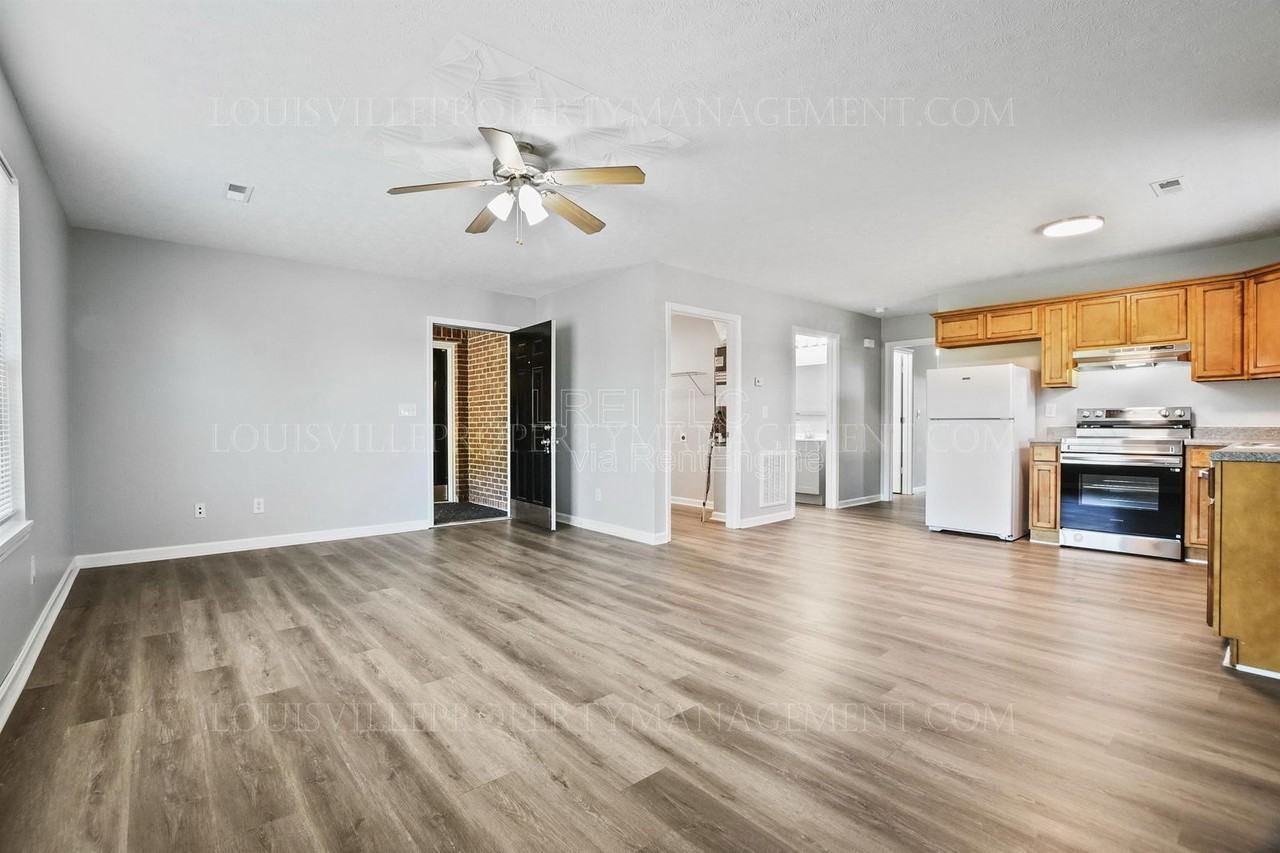 306 Keeneland Drive #2B - Photo 3 of 20