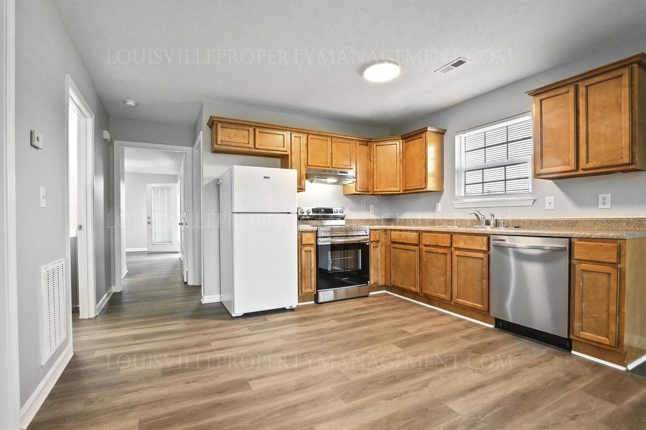 306 Keeneland Drive #2B - Photo 4 of 20