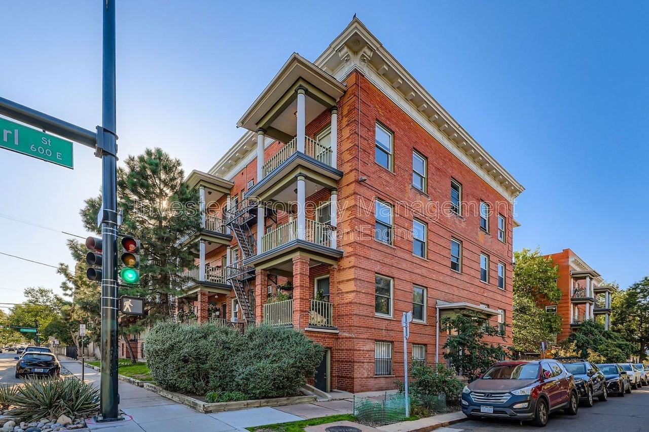 1376 Pearl Street #204