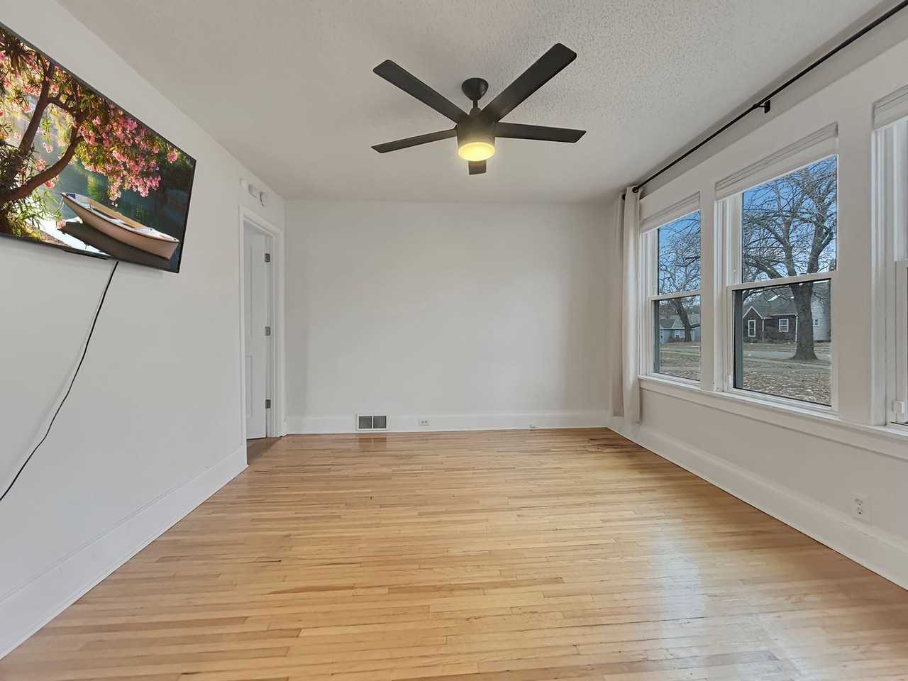 2729 Vernon Avenue South - Photo 6 of 26