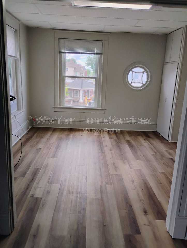 591 Clark St - Photo 5 of 18