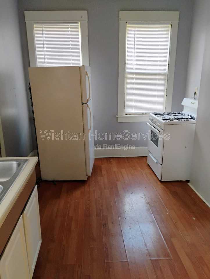 591 Clark St - Photo 6 of 18