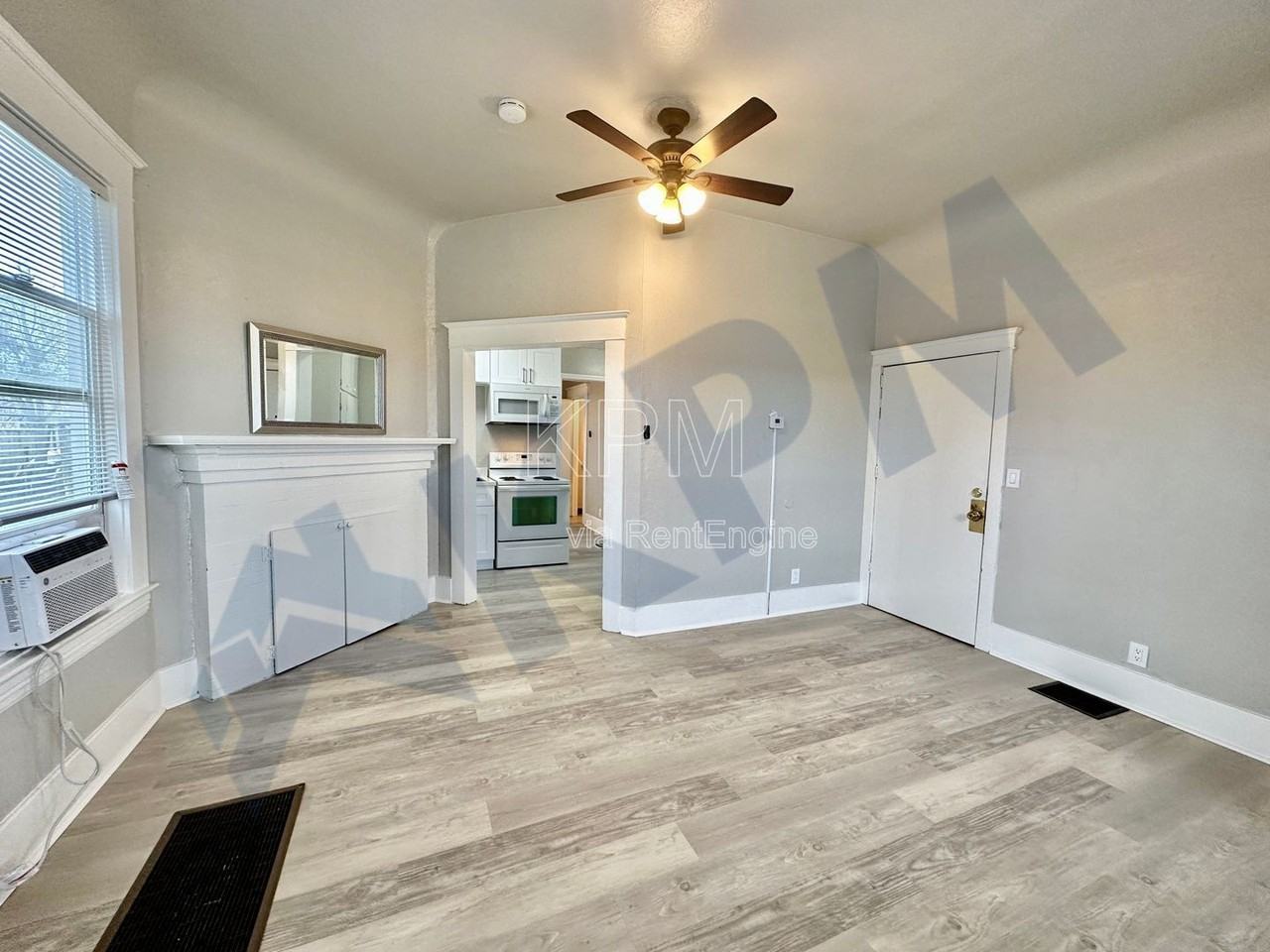 121 East Lockeford Street #2 - Photo 4 of 15