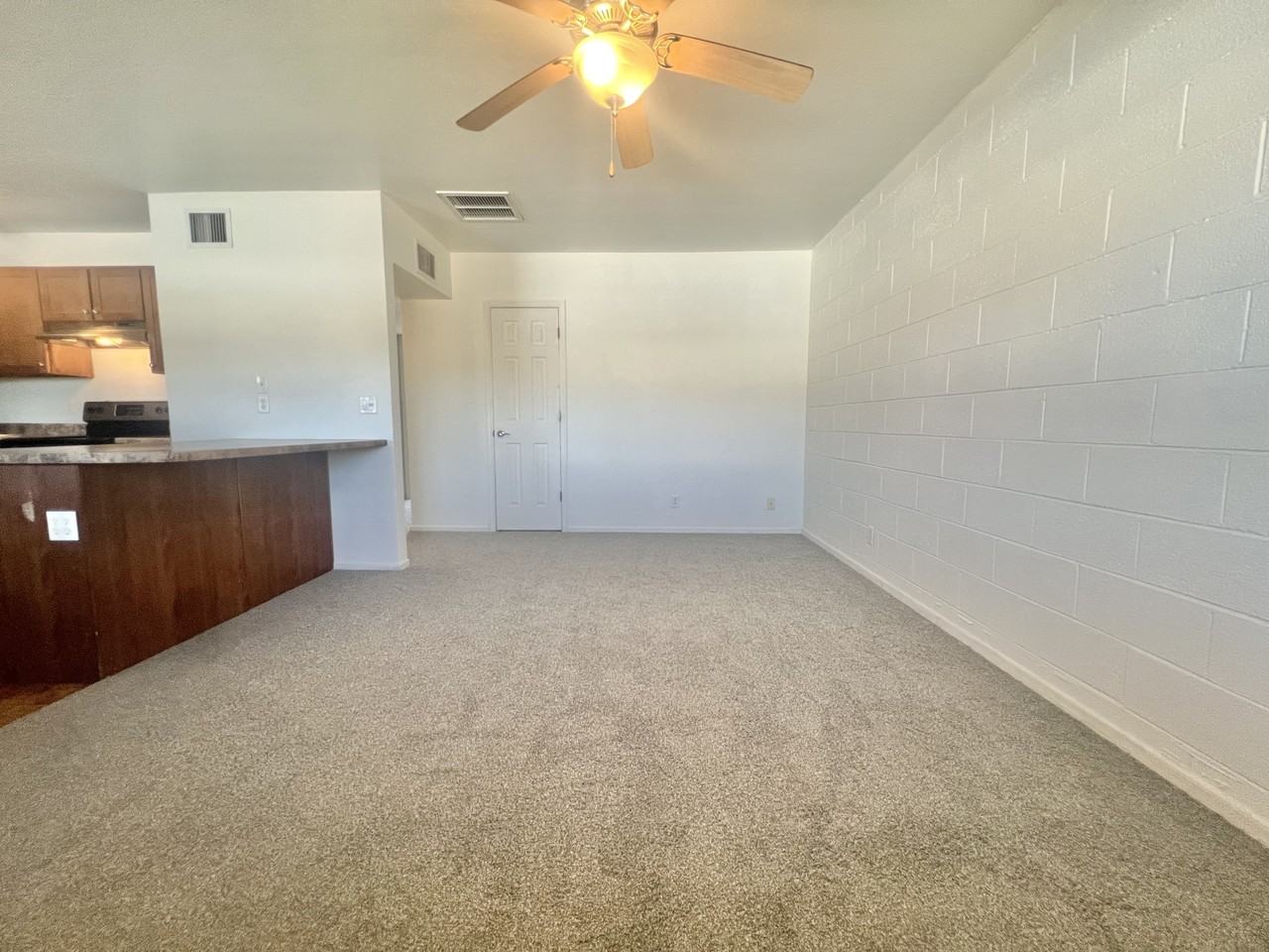 2821 N Columbus Blvd #19 - Photo 3 of 32