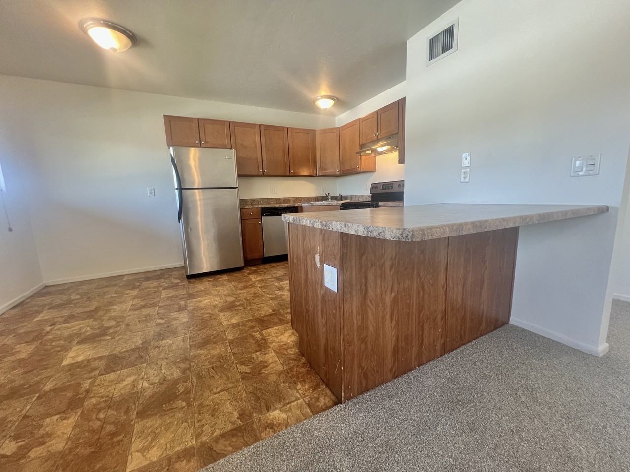 2821 N Columbus Blvd #19 - Photo 5 of 32