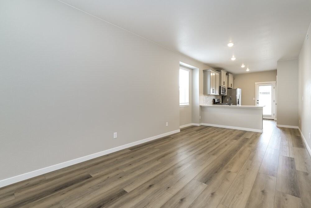 9458 Yampa St - Photo 5 of 16