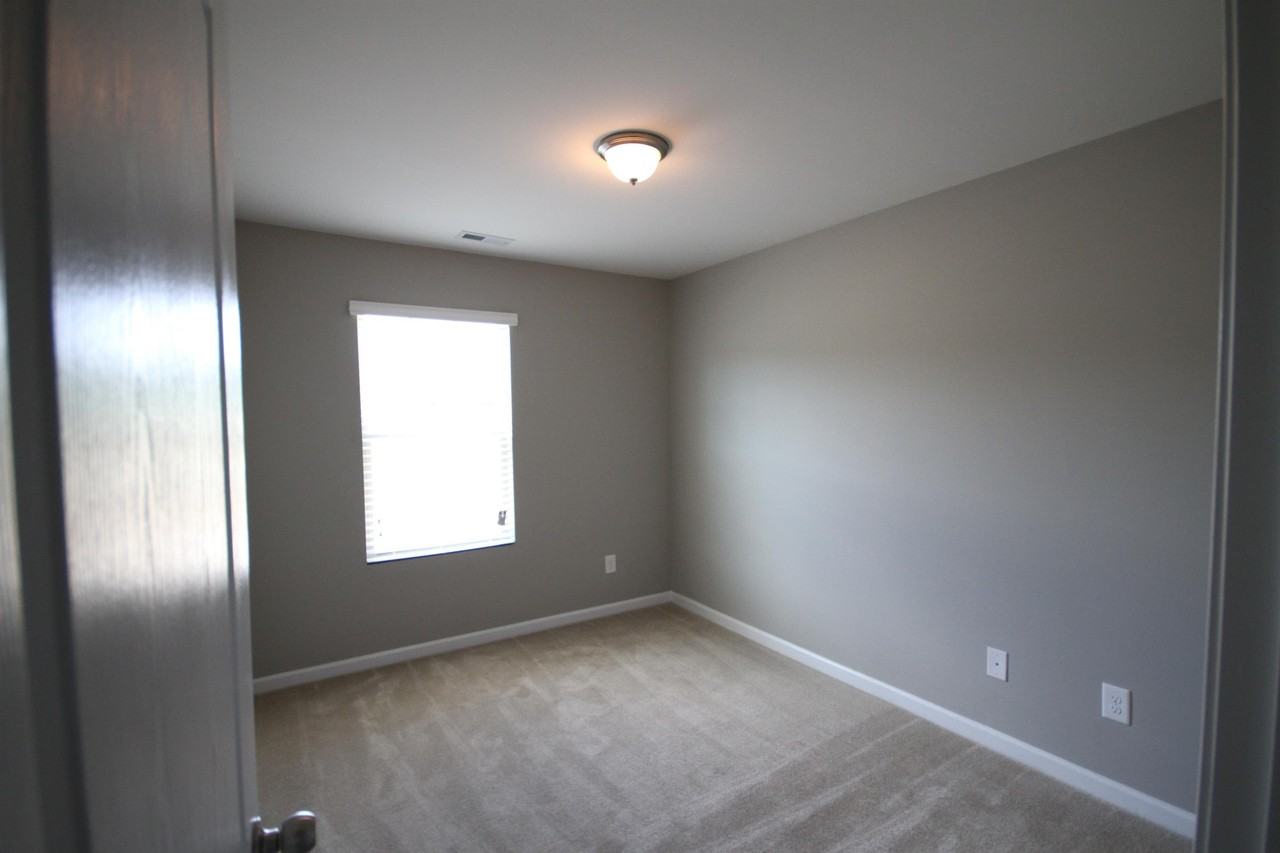 2233 Sunny Cove Dr #1 - Photo 5 of 34