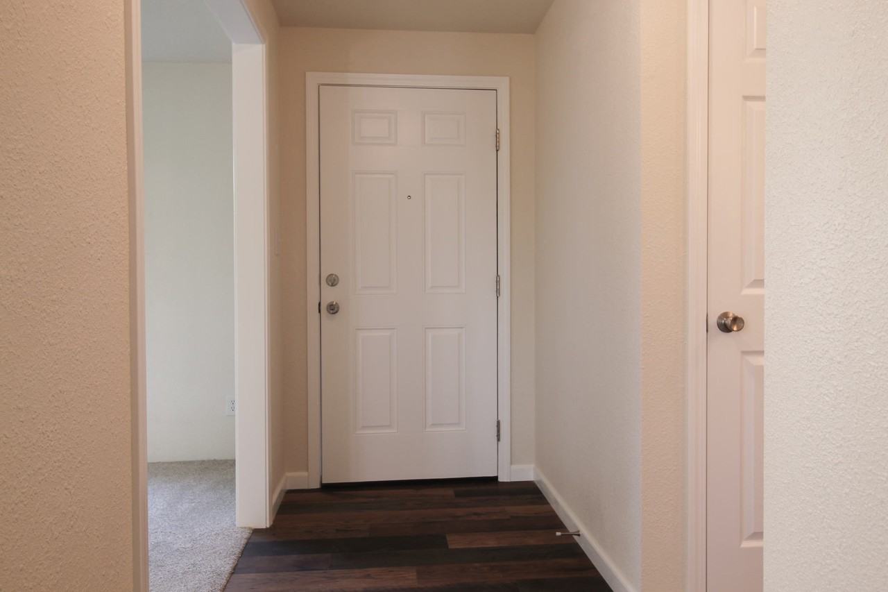 2670 Fijian Way - Photo 3 of 35