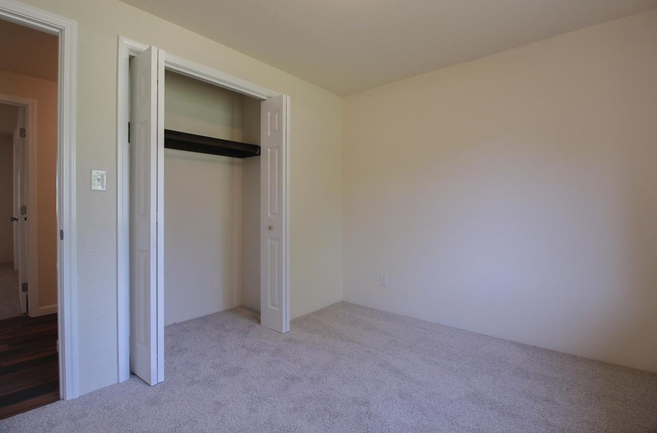 2670 Fijian Way - Photo 7 of 35