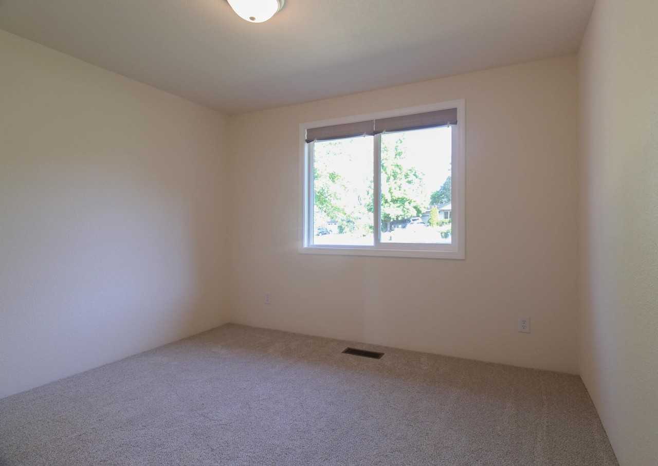 2670 Fijian Way - Photo 5 of 35