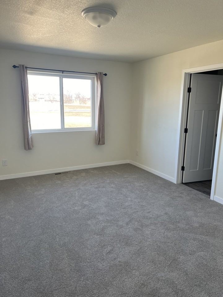 540 Frontage Road - Photo 3 of 9