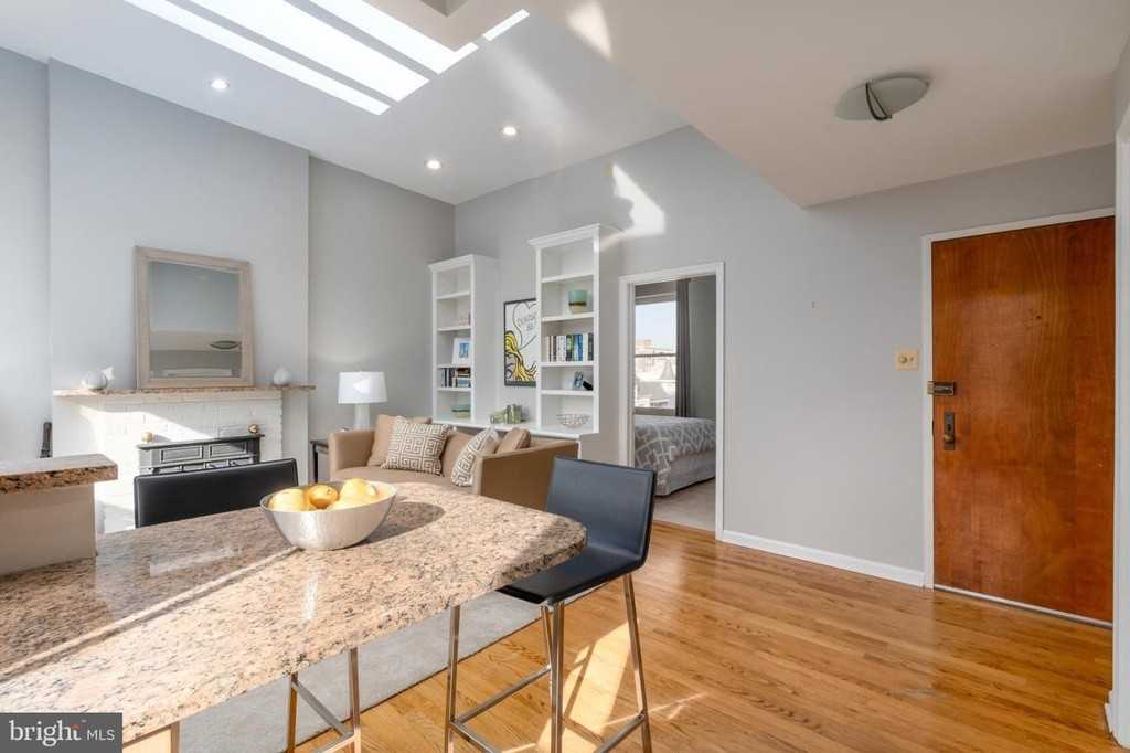 2007 O St Nw - Photo 6 of 17